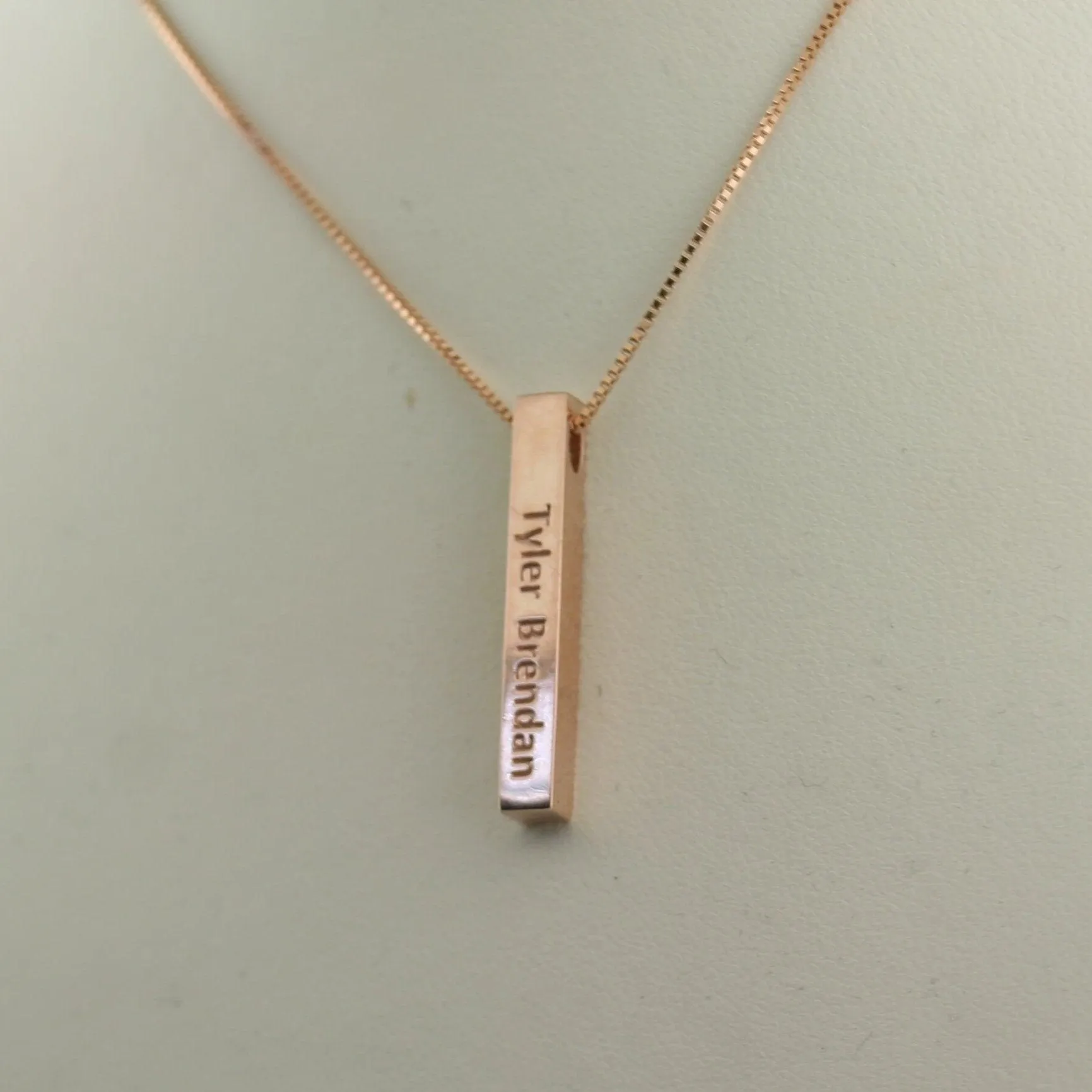 Bar pendant necklace with Name