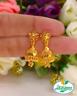 CHIC & DAINTY GOLD PLATED EARRINGS