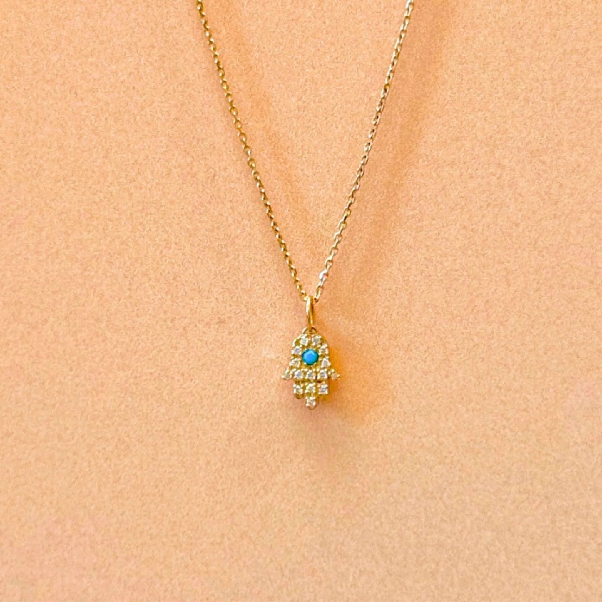 Hamsa Pendant in Diamond