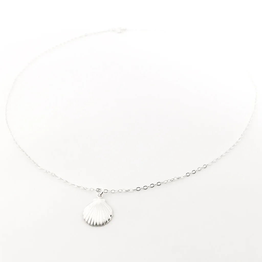 Lucia Clamshell Necklace | Silver