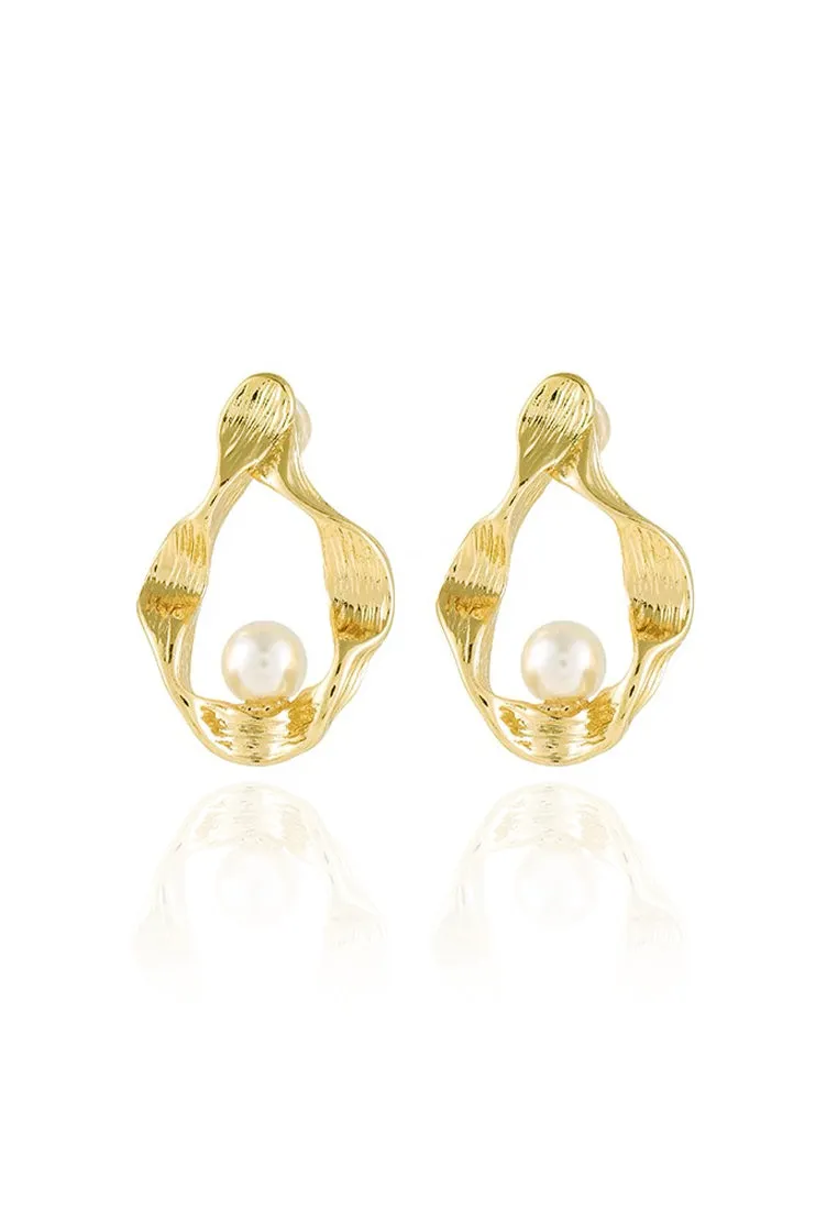 Muse Pearl Sculpted Earrings in Gold