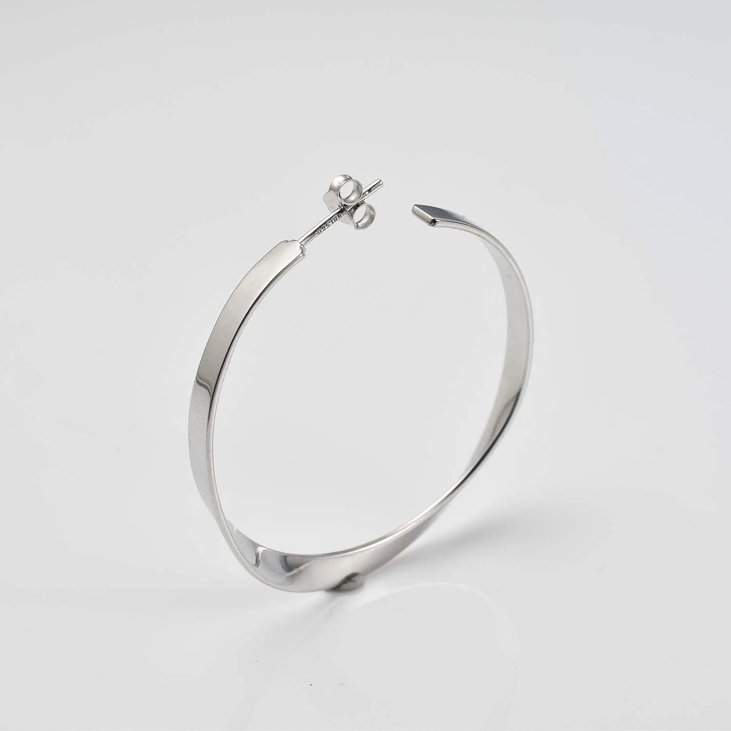 Sleek Horizon Single Twist Hoops