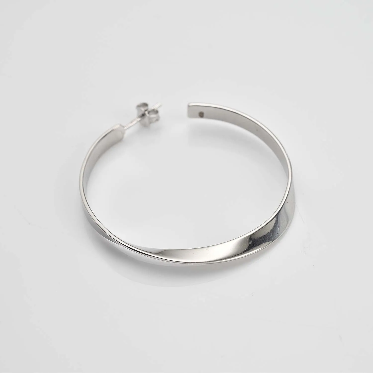 Sleek Horizon Single Twist Hoops